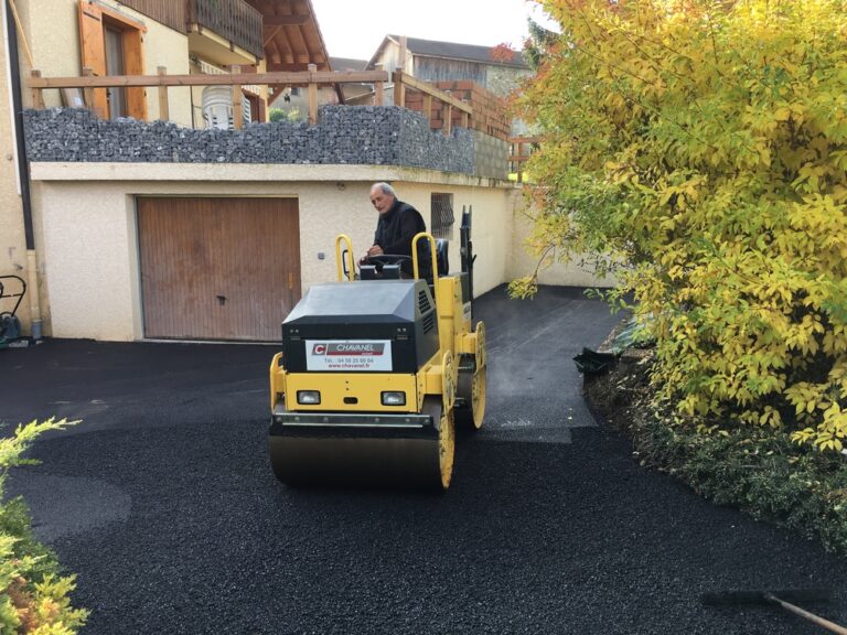 Aménagement extérieur du jardin, Terrassement Voirie Enrobé a chaud (Brenthonne)