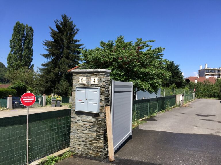 Aménagement extérieur du jardin à Annemasse – Muret Pilier Portail Parement