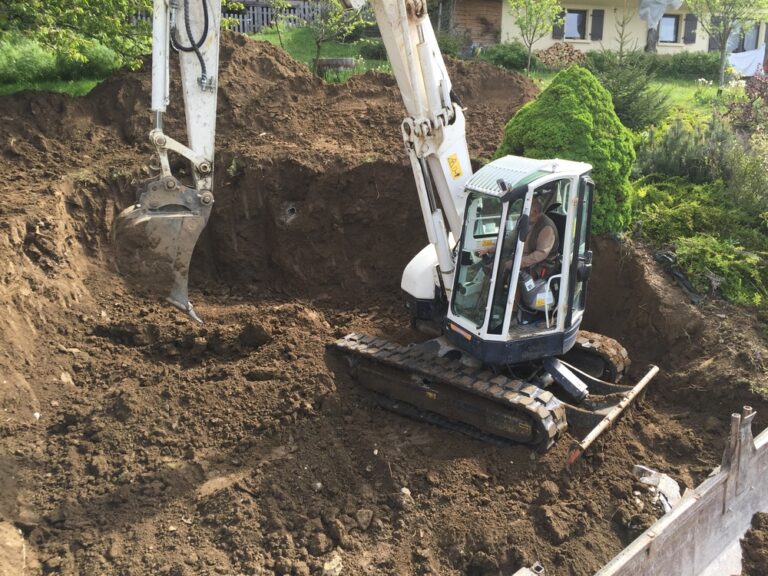 Aménagement extérieur du jardin (Terrassement Construction Garage, Lucinges)