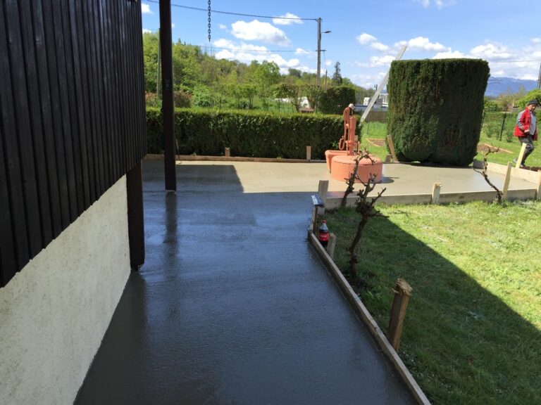 Aménagement extérieur du jardin – Terrassement Terrasse béton, Annemasse