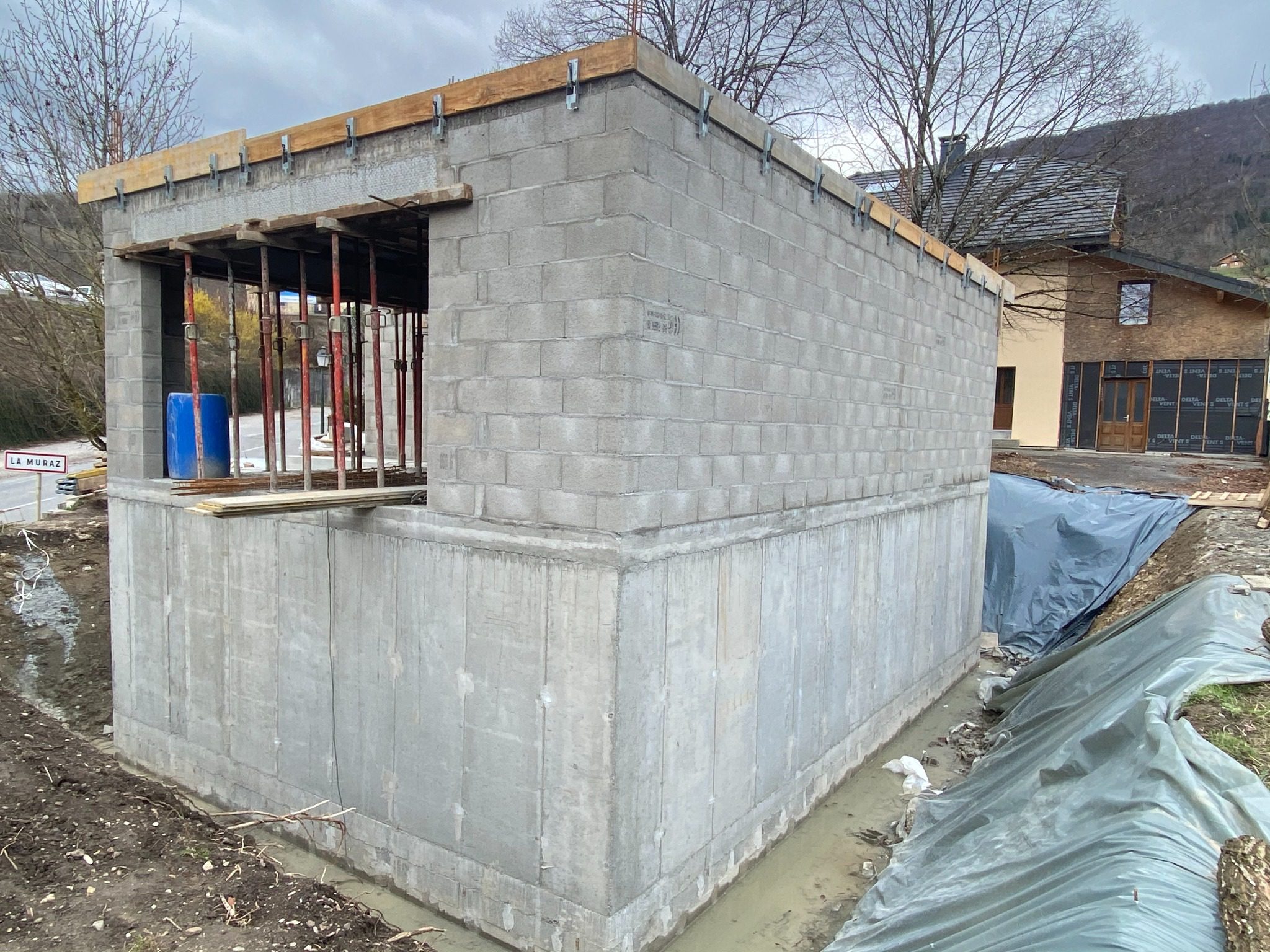 Maison neuve en construction à La Muraz (Haute-Savoie), chantier ENCA BTP
