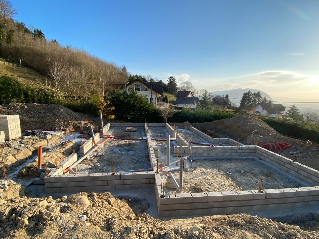 Terrassement et Maçonnerie complète - Villa Design à Cranves-Sales (2023) – ENCA BTP